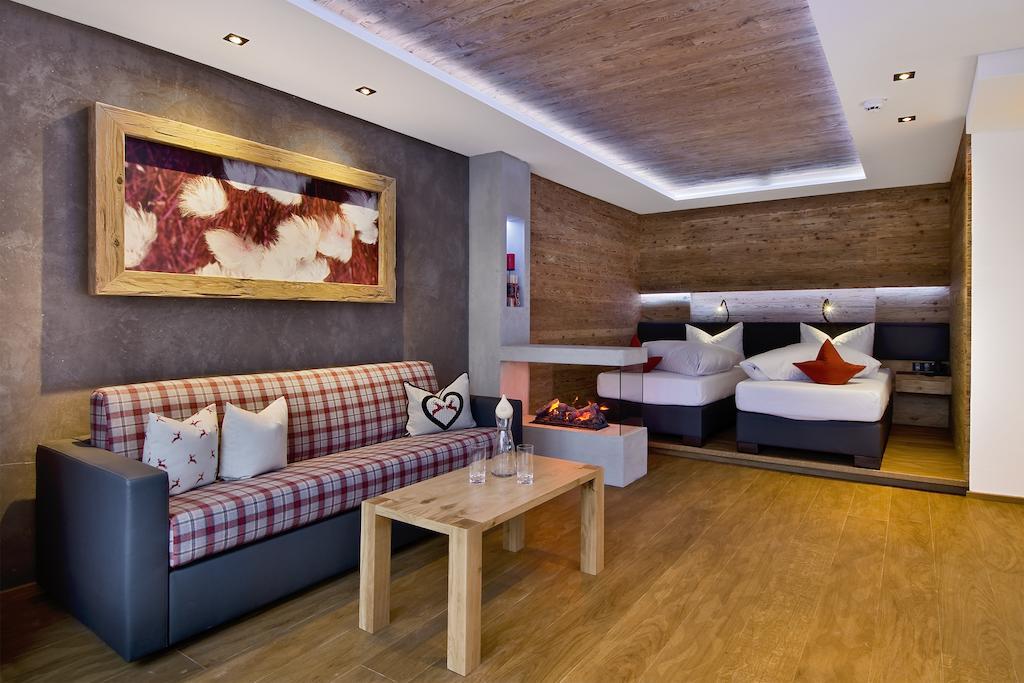 Pete Alpine Boutique Hotel - Klein Und Fein - Private Spa Suiten Und Zimmer Санкт Антон ам Арлберг Стая снимка